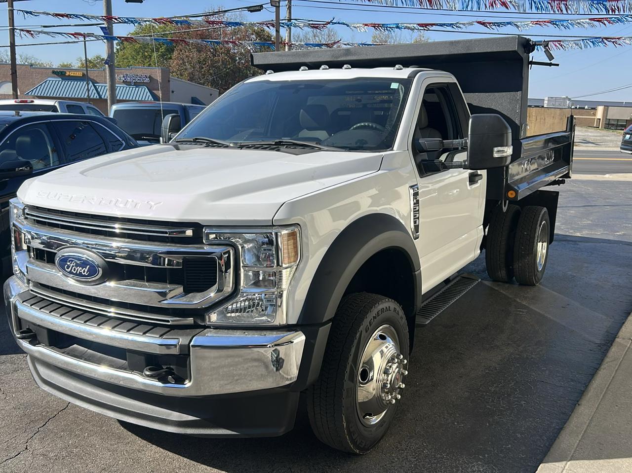 Ford Super Duty F-550 DRW XLT 4WD Reg Cab 145" WB 60" CA 2022