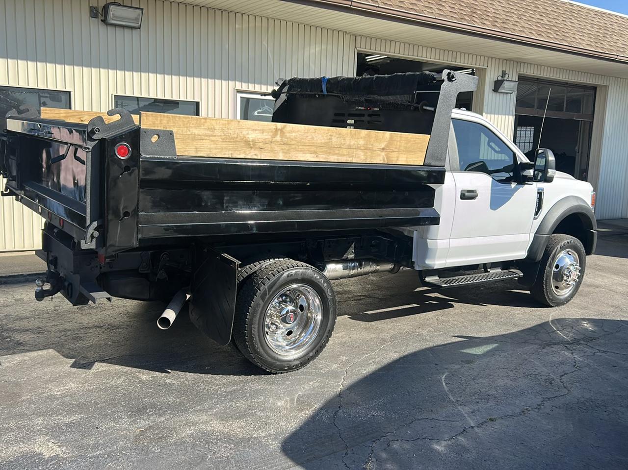 Ford Super Duty F-550 DRW XLT 4WD Reg Cab 145" WB 60" CA 2022