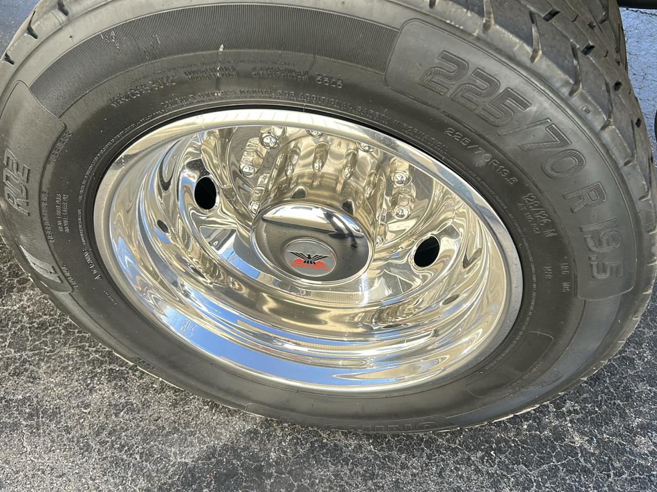 Ford Super Duty F-550 DRW XLT 4WD Reg Cab 145" WB 60" CA 2022