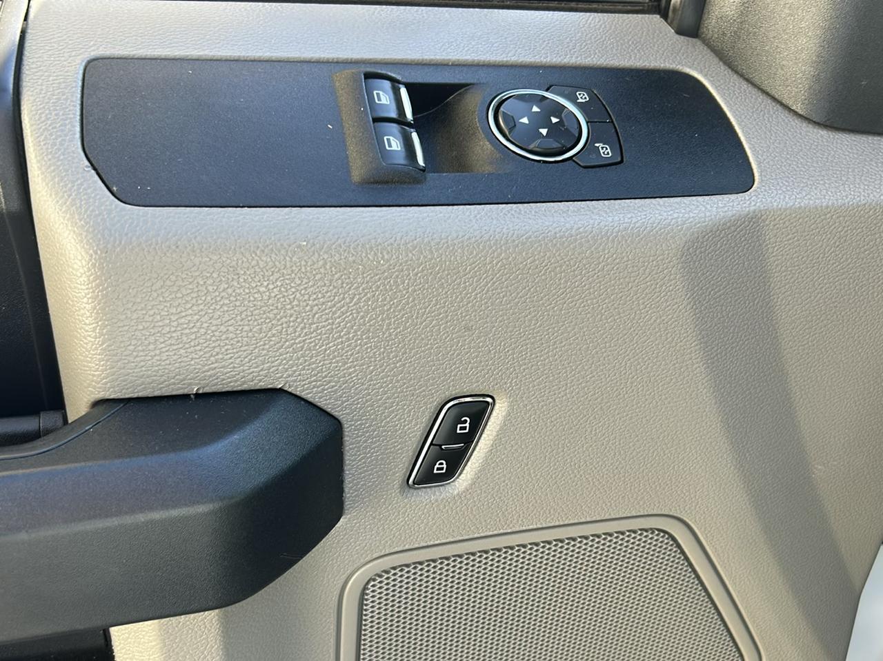 Ford Super Duty F-550 DRW XLT 4WD Reg Cab 145" WB 60" CA 2022