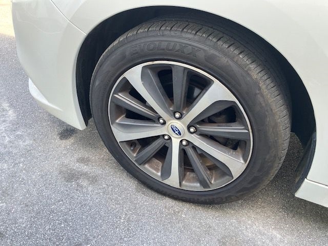 Subaru Legacy 2.5i Limited 2017 Subaru Legacy 2.5i Limited 2017