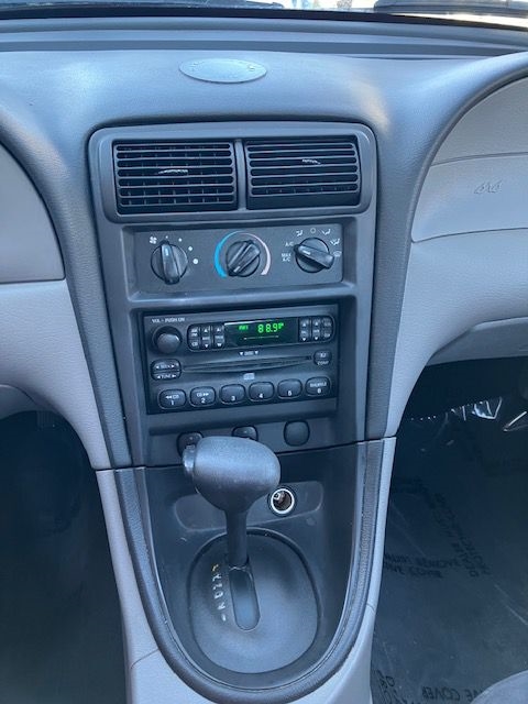 Ford Mustang Premium Coupe 2004 Ford Mustang Premium Coupe 2004