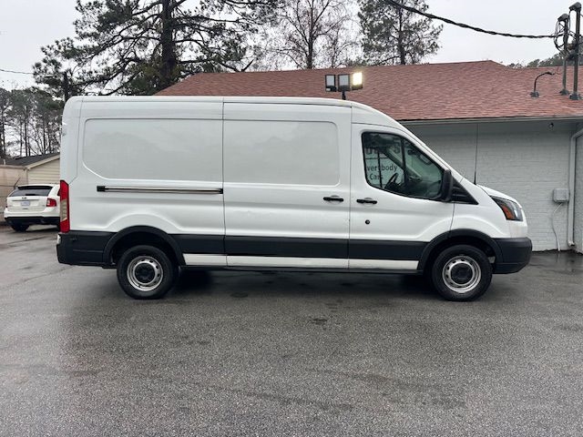 Ford Transit 250 Van Med. Roof w/Sliding Pass. 148-in. WB 2017