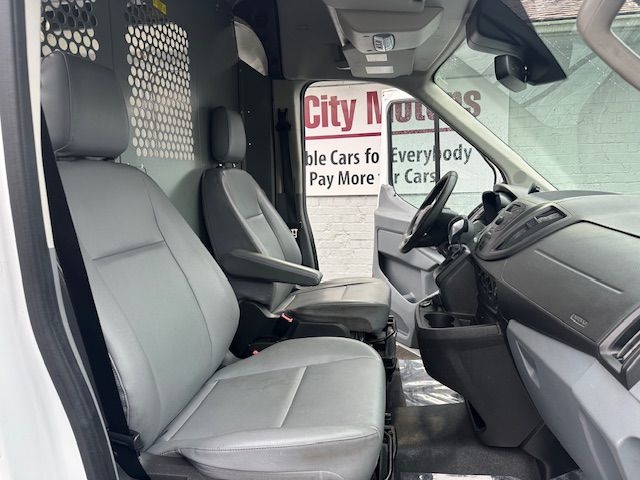 Ford Transit 250 Van Med. Roof w/Sliding Pass. 148-in. WB 2017