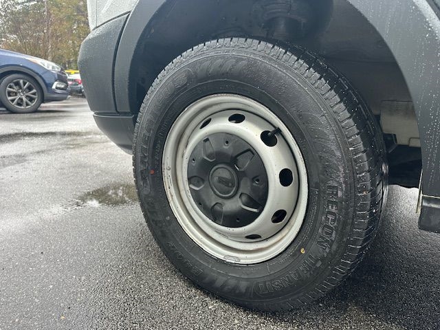 Ford Transit 250 Van Med. Roof w/Sliding Pass. 148-in. WB 2017