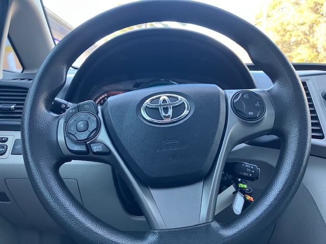 Toyota Venza LE V6 FWD 2013