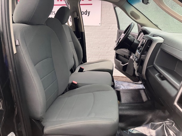 RAM 1500 Tradesman Crew Cab SWB 4WD 2016