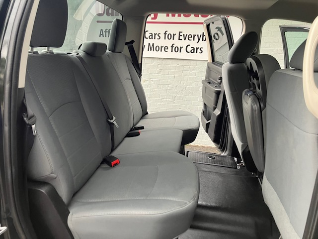 RAM 1500 Tradesman Crew Cab SWB 4WD 2016