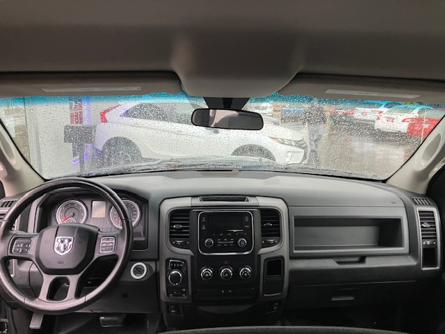 RAM 1500 Tradesman Crew Cab SWB 4WD 2016