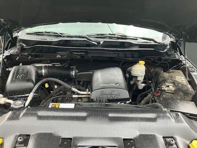 RAM 1500 Tradesman Crew Cab SWB 4WD 2016