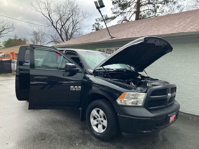 RAM 1500 Tradesman Crew Cab SWB 4WD 2016