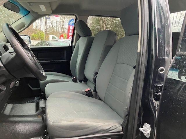 RAM 1500 Tradesman Crew Cab SWB 4WD 2016