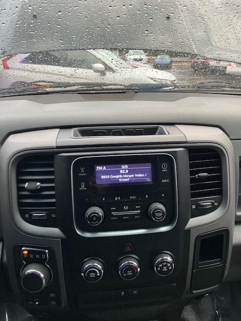 RAM 1500 Tradesman Crew Cab SWB 4WD 2016