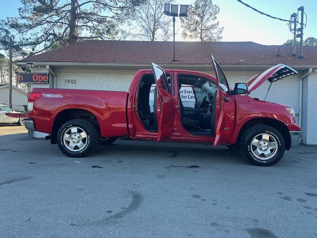 Toyota Tundra Tundra-Grade Double Cab 4.6L 4WD 2011