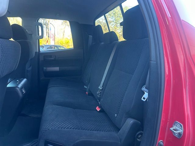 Toyota Tundra Tundra-Grade Double Cab 4.6L 4WD 2011