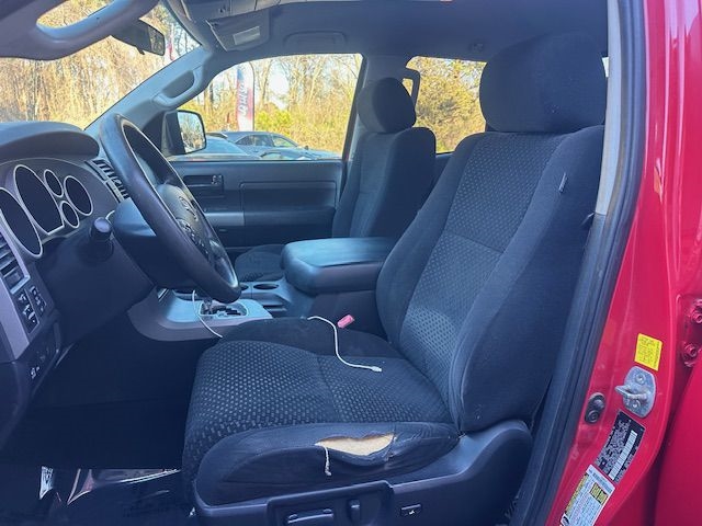 Toyota Tundra Tundra-Grade Double Cab 4.6L 4WD 2011