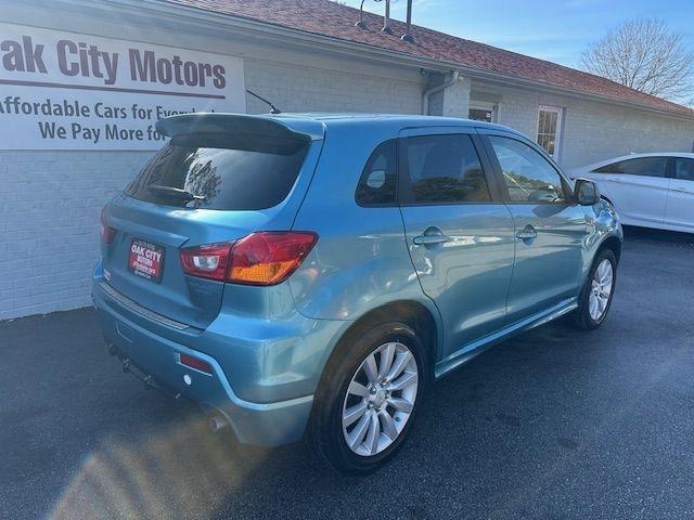Mitsubishi Outlander Sport SE 4WD 2011