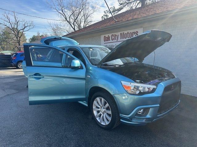 Mitsubishi Outlander Sport SE 4WD 2011