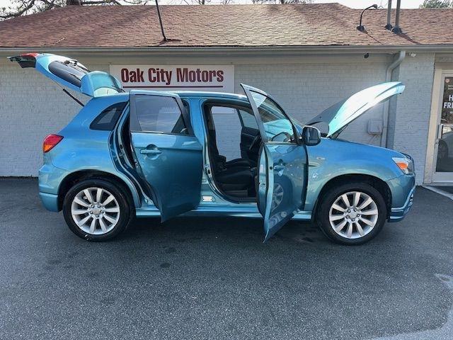 Mitsubishi Outlander Sport SE 4WD 2011