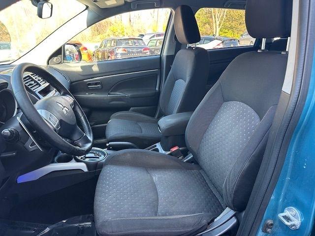 Mitsubishi Outlander Sport SE 4WD 2011