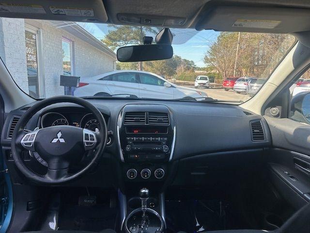 Mitsubishi Outlander Sport SE 4WD 2011