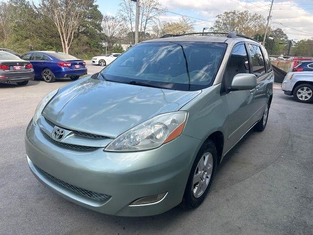 Toyota Sienna XLE 2006