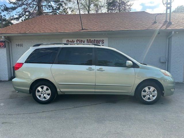 Toyota Sienna XLE 2006