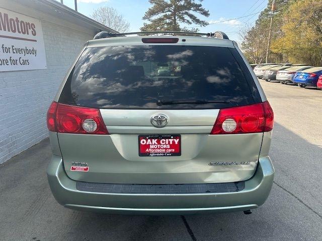 Toyota Sienna XLE 2006