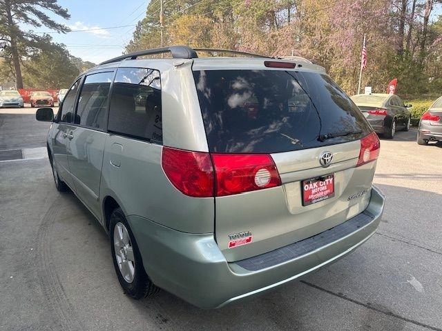Toyota Sienna XLE 2006