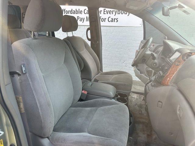 Toyota Sienna XLE 2006