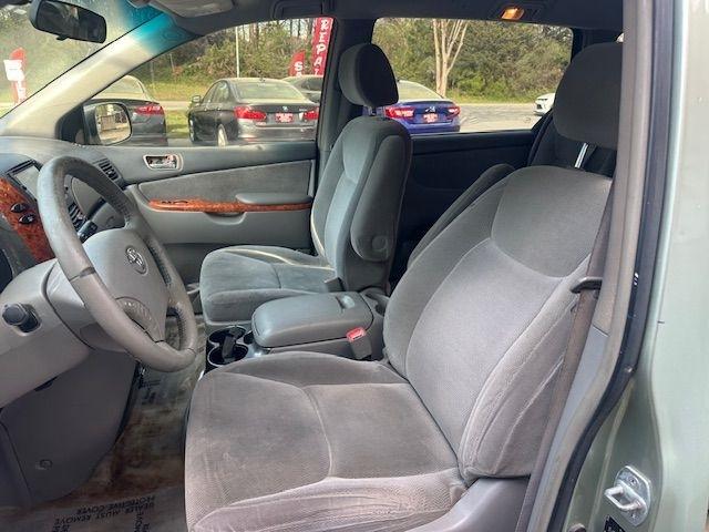 Toyota Sienna XLE 2006