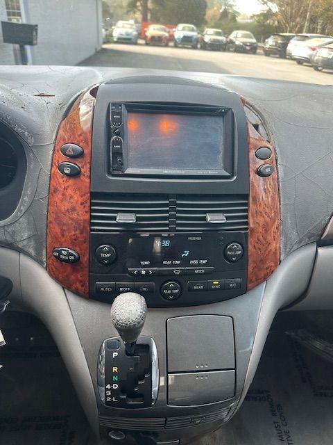 Toyota Sienna XLE 2006