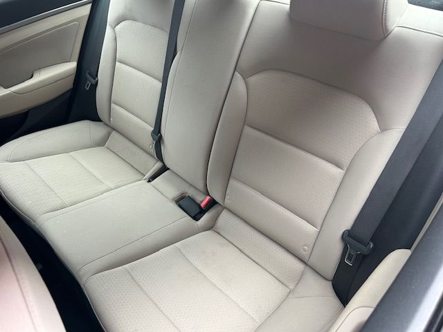 Hyundai Elantra Value Edition 6A 2017