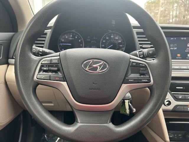 Hyundai Elantra Value Edition 6A 2017