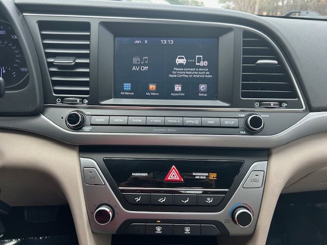 Hyundai Elantra Value Edition 6A 2017