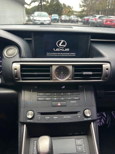 Lexus IS 200t 2016