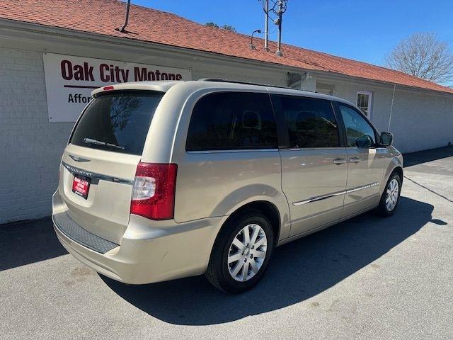 Chrysler Town & Country Touring 2013