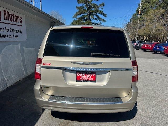 Chrysler Town & Country Touring 2013