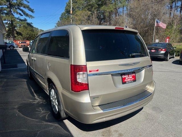Chrysler Town & Country Touring 2013