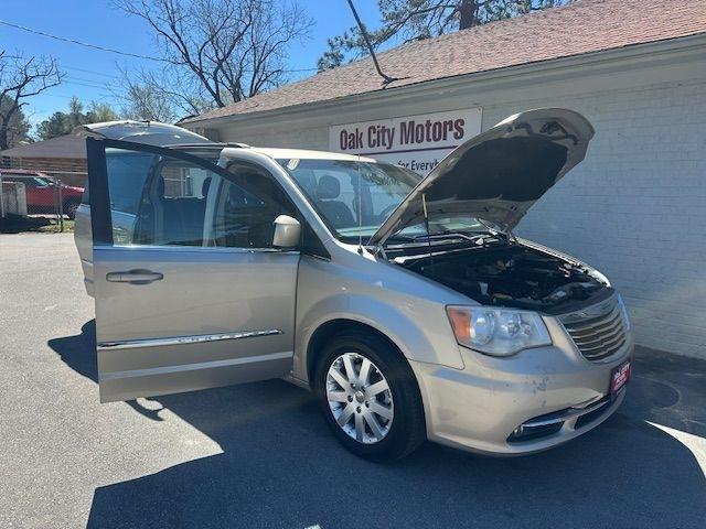 Chrysler Town & Country Touring 2013