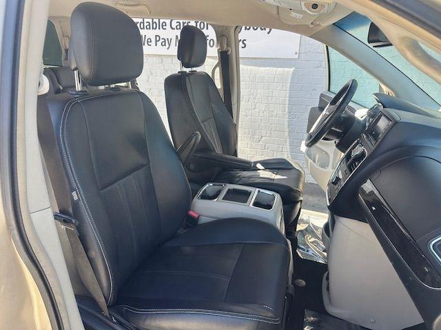 Chrysler Town & Country Touring 2013