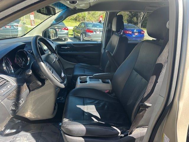 Chrysler Town & Country Touring 2013