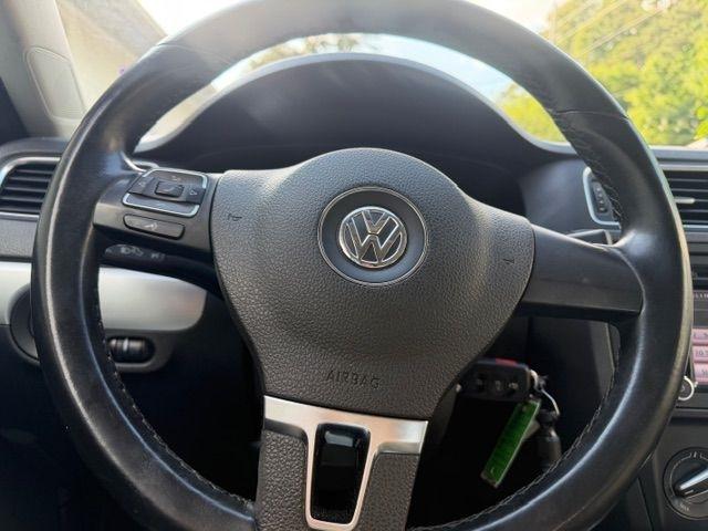 Volkswagen Jetta SE 2013