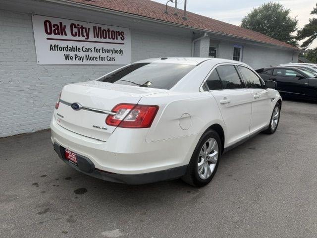 Ford Taurus SEL AWD 2010