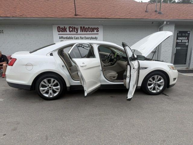 Ford Taurus SEL AWD 2010