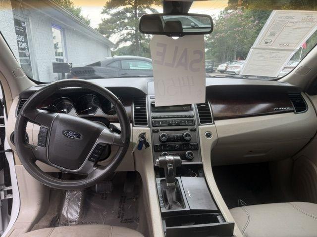 Ford Taurus SEL AWD 2010