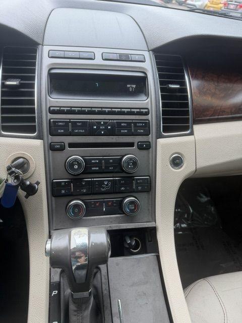 Ford Taurus SEL AWD 2010