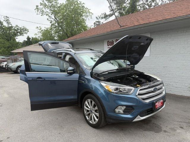 Ford Escape Titanium 4WD 2018