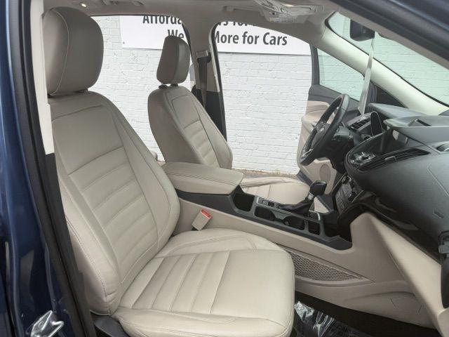 Ford Escape Titanium 4WD 2018