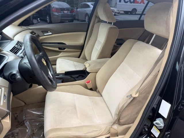Honda Accord LX sedan AT 2010